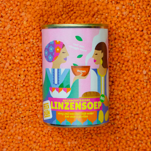 Mixblik linzensoep blik met oranje linzen op de achtergrond. Roze blik met kleurrijke illustraties van vrouwen.